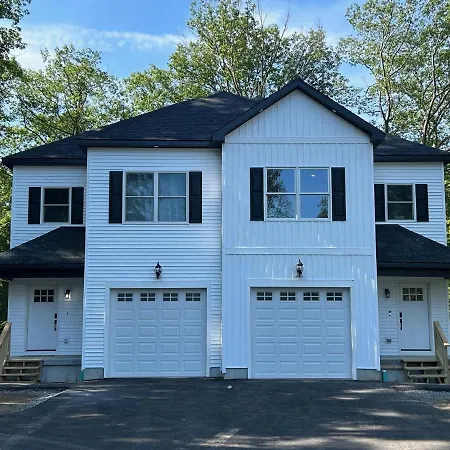 New 3 Bedroom - Thoroughbred Farm & Lake Views! Saratoga Springs Exterior photo