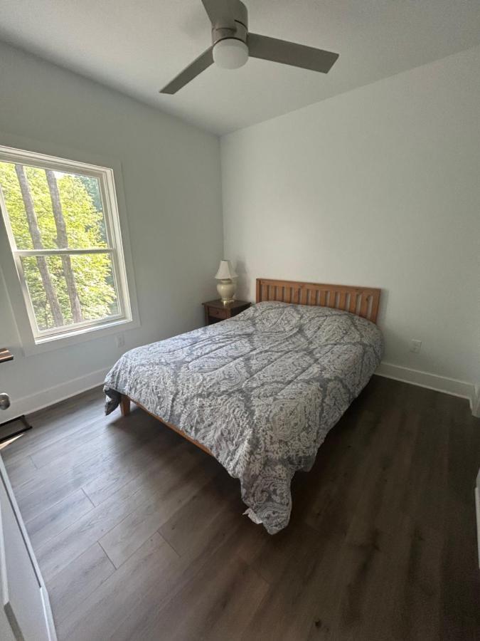 Holiday home New 3 Bedroom - Thoroughbred Farm & Views! *